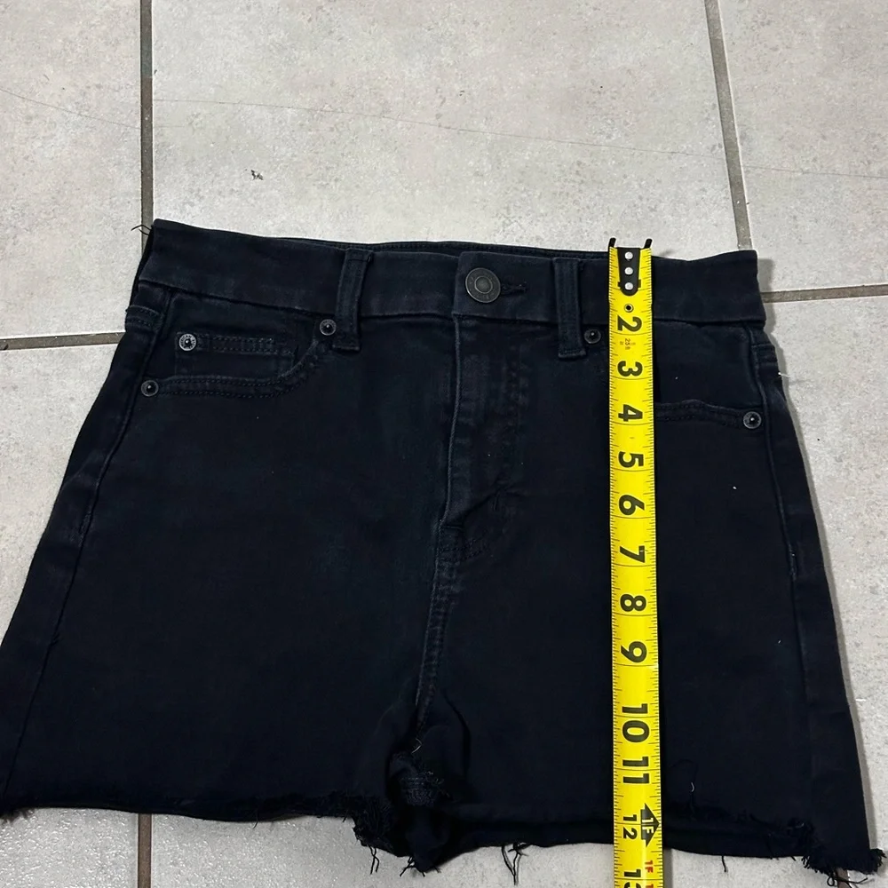 American‎ Eagle Women Black Denim Curvy High Rise Shortie Cutoff Shorts size 4